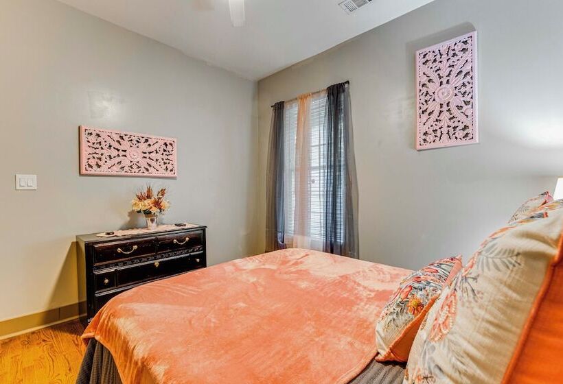 Chic Atlanta Home: Close To Downtown & Stadiums