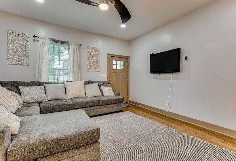 Chic Atlanta Home: Close To Downtown & Stadiums