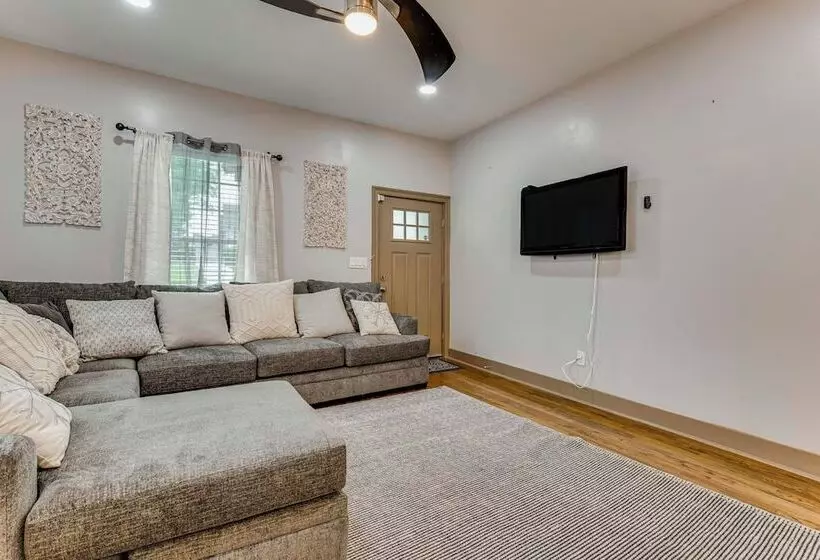 Chic Atlanta Home: Close To Downtown & Stadiums