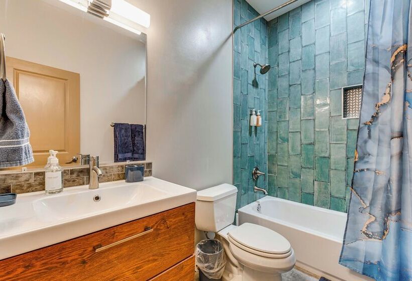 Chic Atlanta Home: Close To Downtown & Stadiums