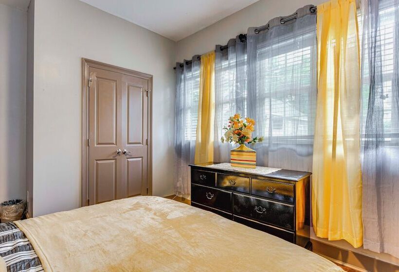Chic Atlanta Home: Close To Downtown & Stadiums