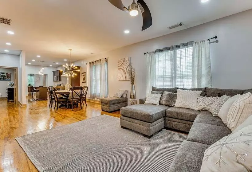 Chic Atlanta Home: Close To Downtown & Stadiums