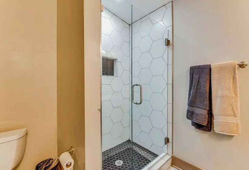 Chic Atlanta Home: Close To Downtown & Stadiums