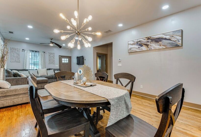 Chic Atlanta Home: Close To Downtown & Stadiums