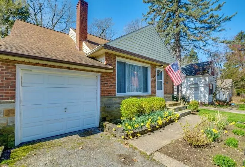 Cleveland Heights Home W/ Sunroom: Park Across St!