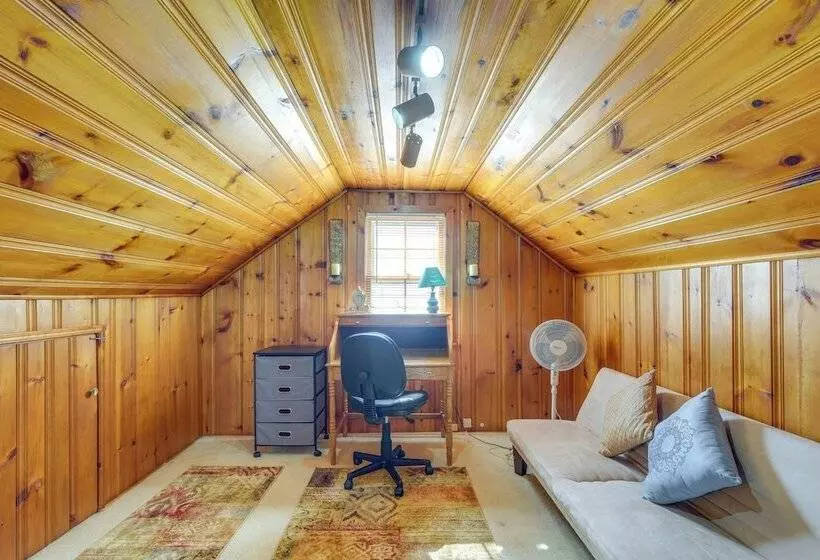 Cleveland Heights Home W/ Sunroom: Park Across St!