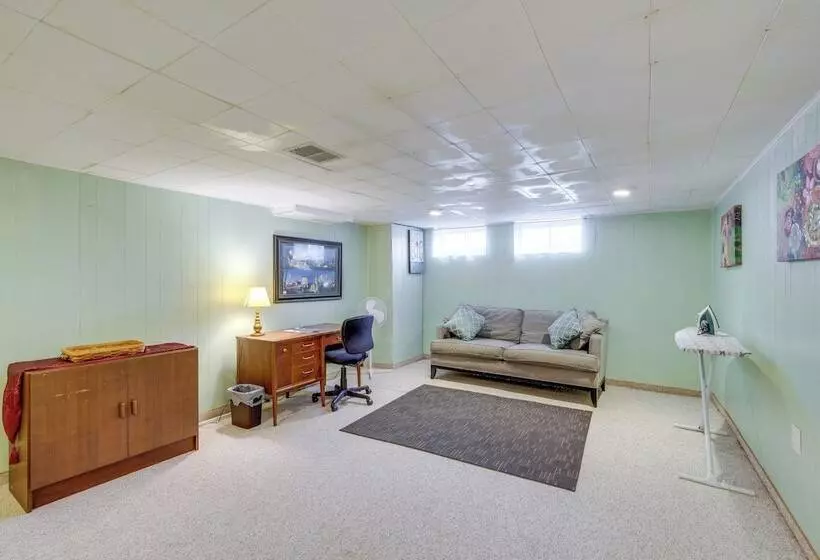 Cleveland Heights Home W/ Sunroom: Park Across St!