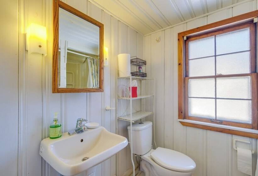 Cleveland Heights Home W/ Sunroom: Park Across St!