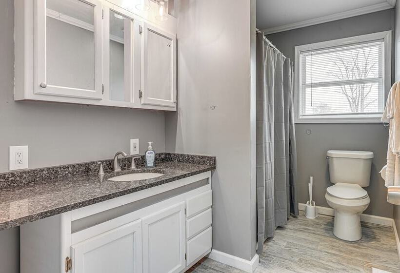 Cozy Silverwood Home: Near Golf Courses!