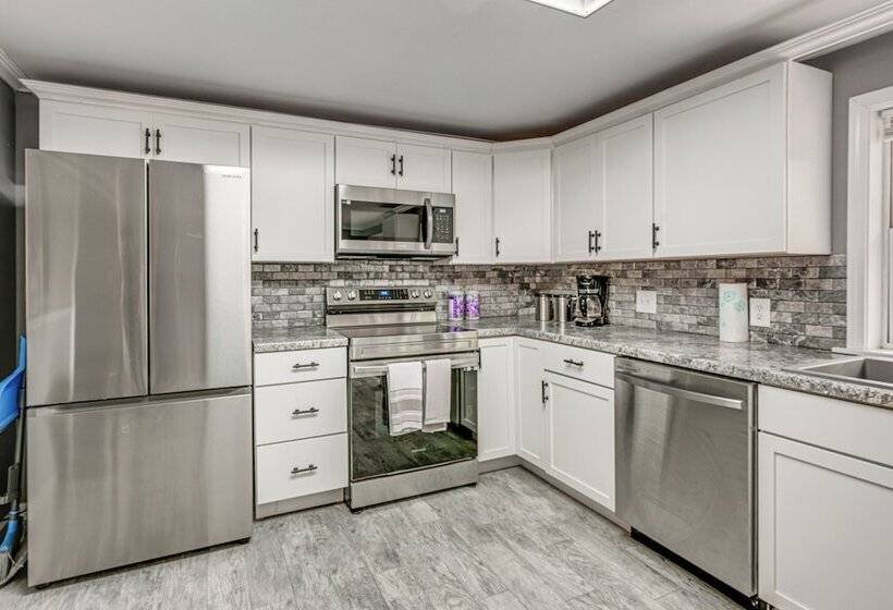 Cozy Silverwood Home: Near Golf Courses!