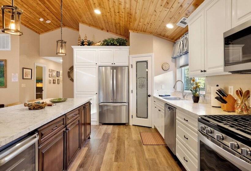 Erwin Lake Place #2219