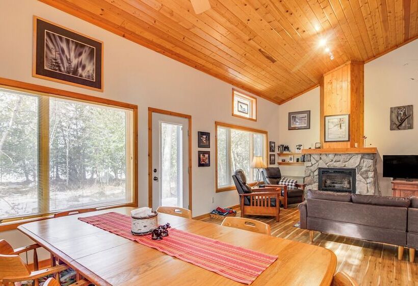 Family Cabin W/ Private Dock On Caribou Lake!