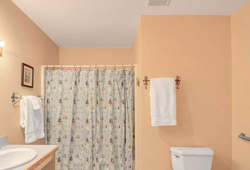 Family Cabin W/ Private Dock On Caribou Lake!