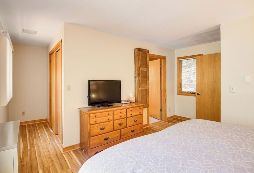 Family Cabin W/ Private Dock On Caribou Lake!