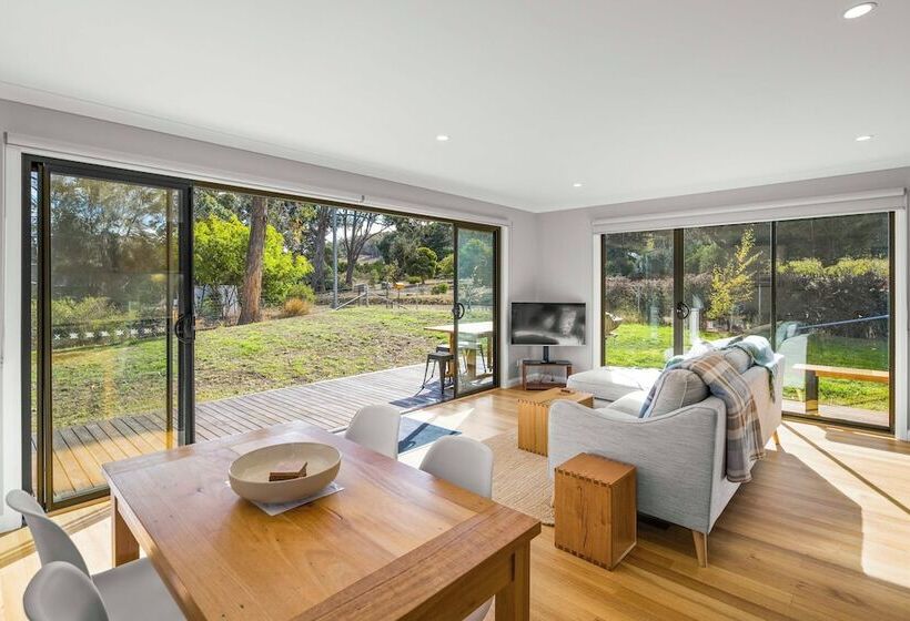 Herlihys On Huon   Cabin 1