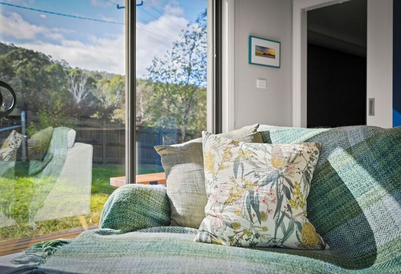 Herlihys On Huon   Cabin 1