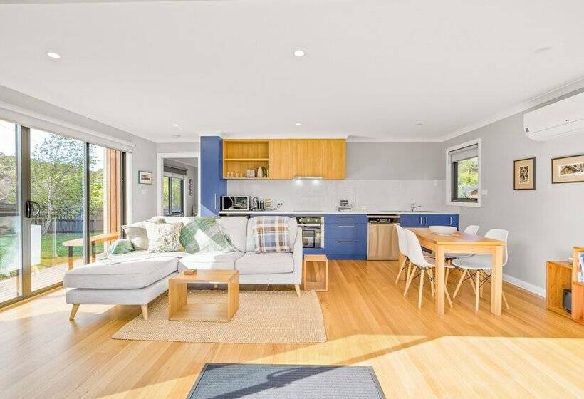 Herlihys On Huon   Cabin 1