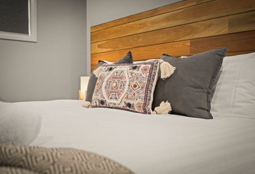 Herlihys On Huon   Cabin 1