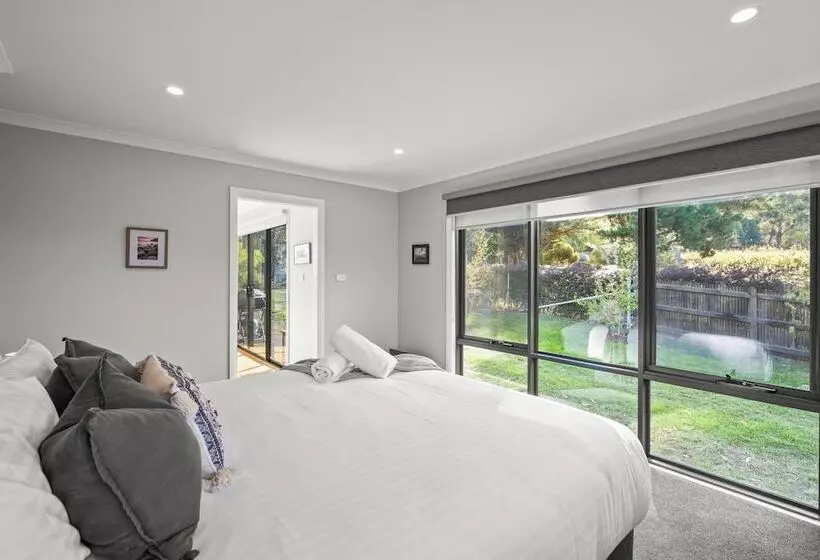 Herlihys On Huon   Cabin 1