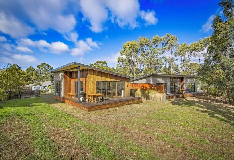 Herlihys On Huon   Cabin 1