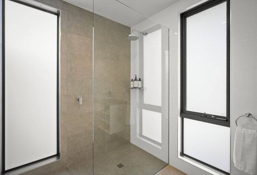 Herlihys On Huon   Cabin 1