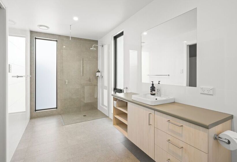 Herlihys On Huon   Cabin 1