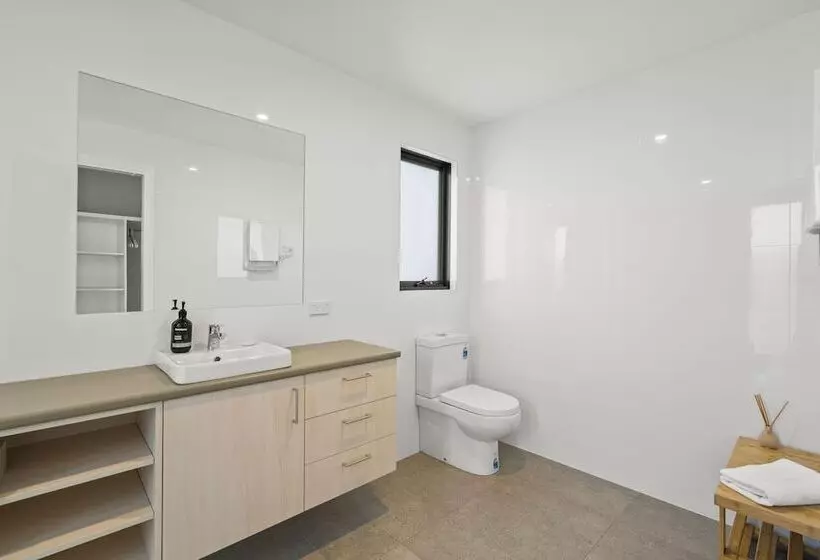 Herlihys On Huon   Cabin 1