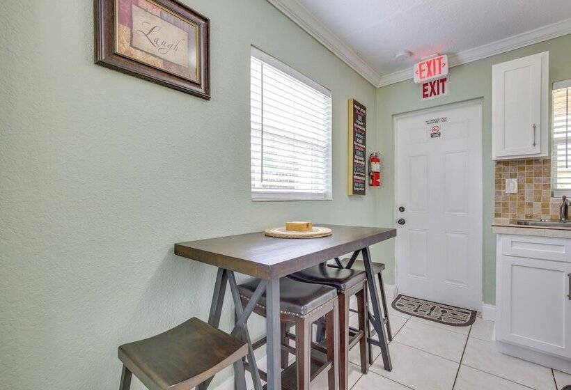 Hollywood Apartment, 5 Mi To Hard Rock Stadium!