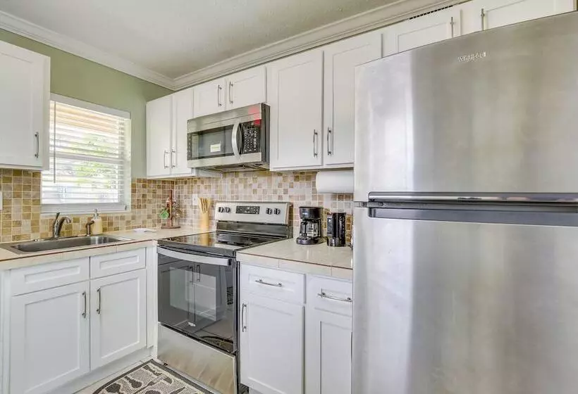 Hollywood Apartment, 5 Mi To Hard Rock Stadium!