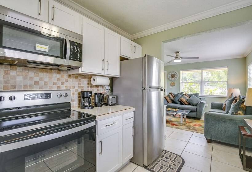 Hollywood Apartment, 5 Mi To Hard Rock Stadium!