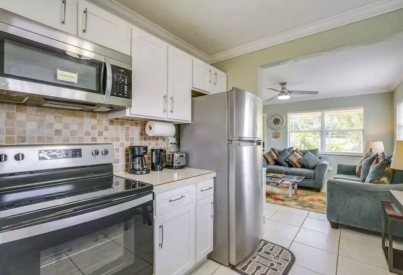Hollywood Apartment, 5 Mi To Hard Rock Stadium!