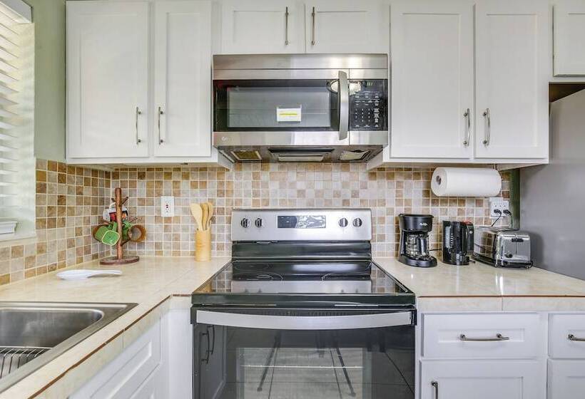 Hollywood Apartment, 5 Mi To Hard Rock Stadium!