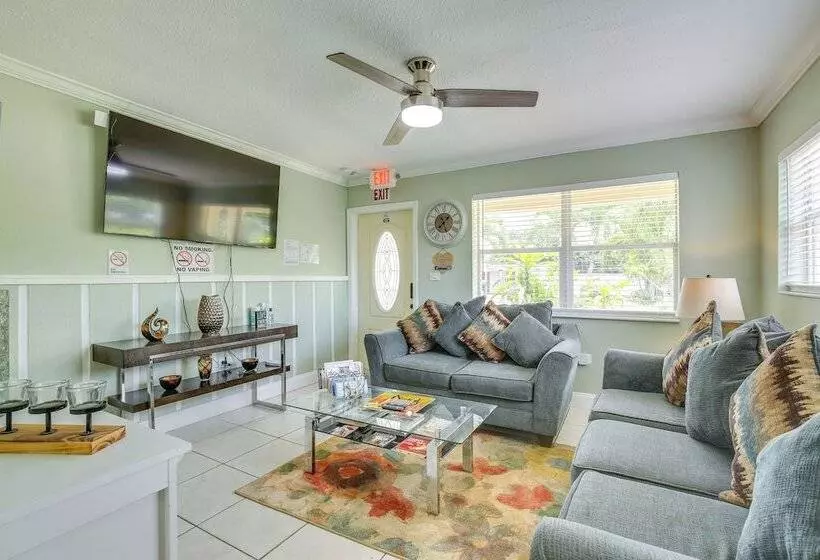 Hollywood Apartment, 5 Mi To Hard Rock Stadium!