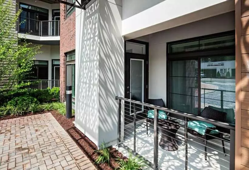 Hostelli Kings Point Lux Suites