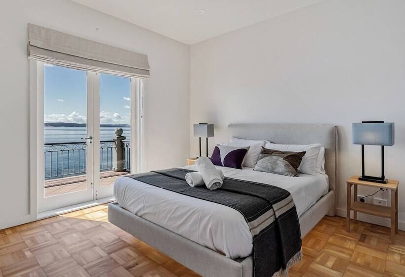 فندق Hakari   Waterfront & Light Filled