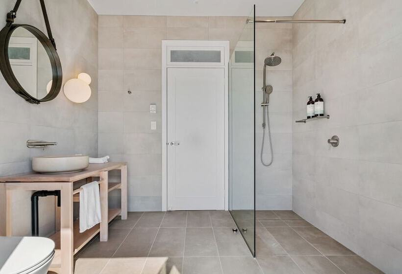 فندق Hakari   Waterfront & Light Filled