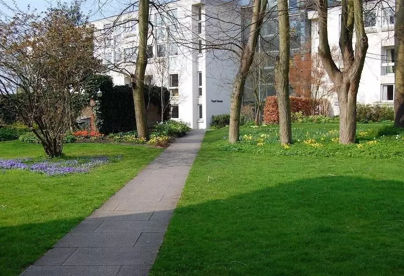 هتل Murray Edwards College