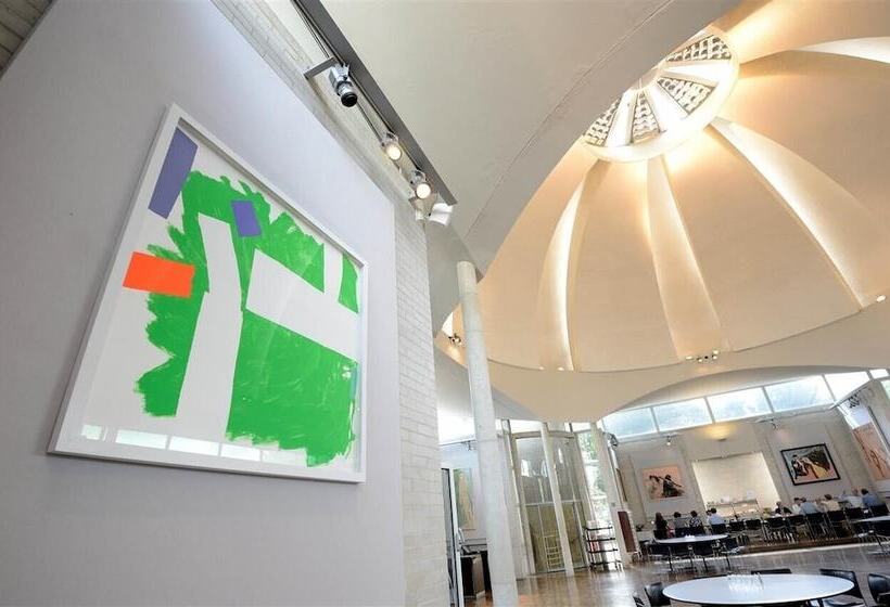 בית מלון כפרי Murray Edwards College