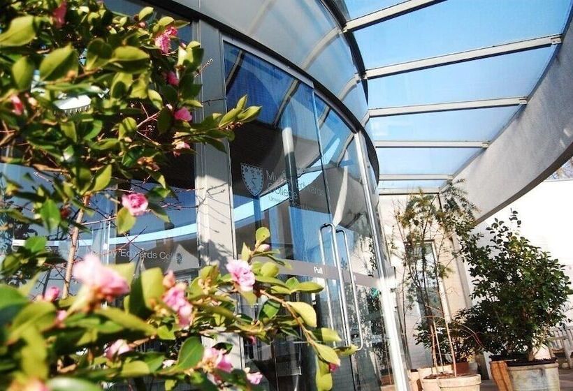 בית מלון כפרי Murray Edwards College