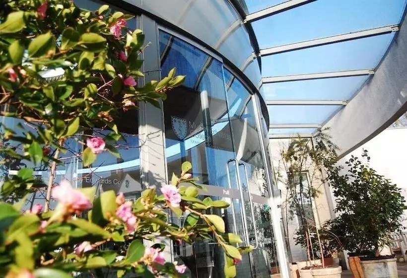 هتل Murray Edwards College