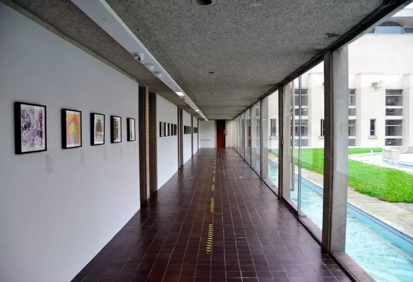 هتل Murray Edwards College