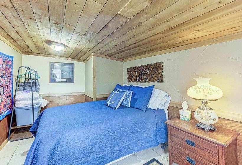 Kingsland Duo 2 Cottages In 1 W/ Lakeview!