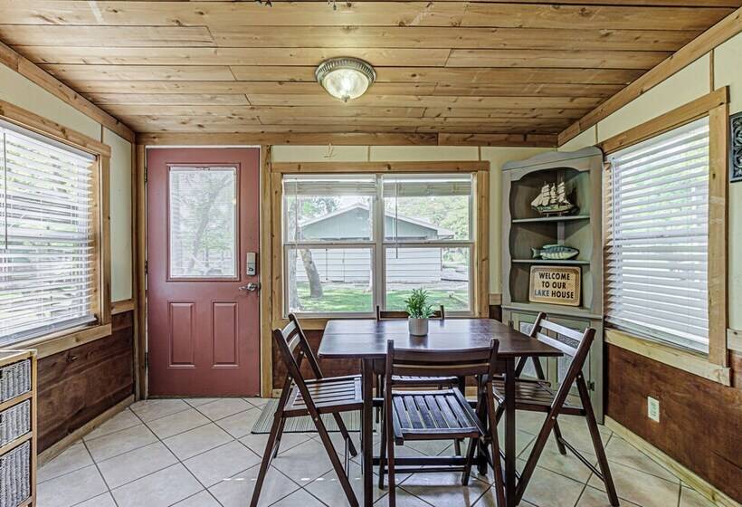 Kingsland Duo 2 Cottages In 1 W/ Lakeview!