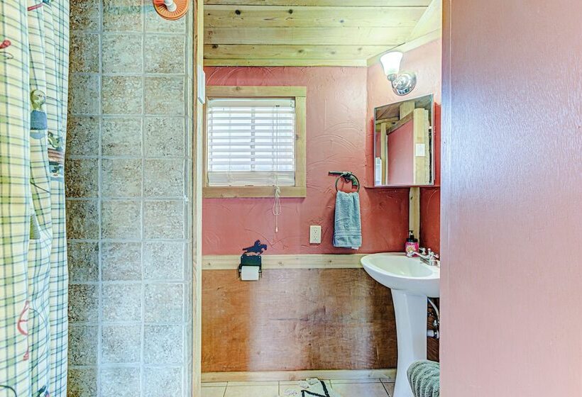 Kingsland Duo 2 Cottages In 1 W/ Lakeview!