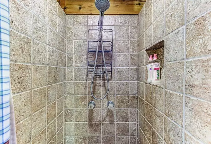 Kingsland Duo 2 Cottages In 1 W/ Lakeview!