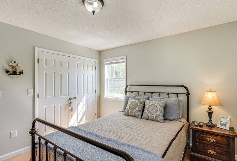 Lynchburg House W/ Lake View With Boat Dock!