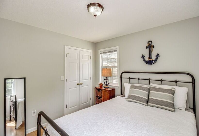 Lynchburg House W/ Lake View With Boat Dock!