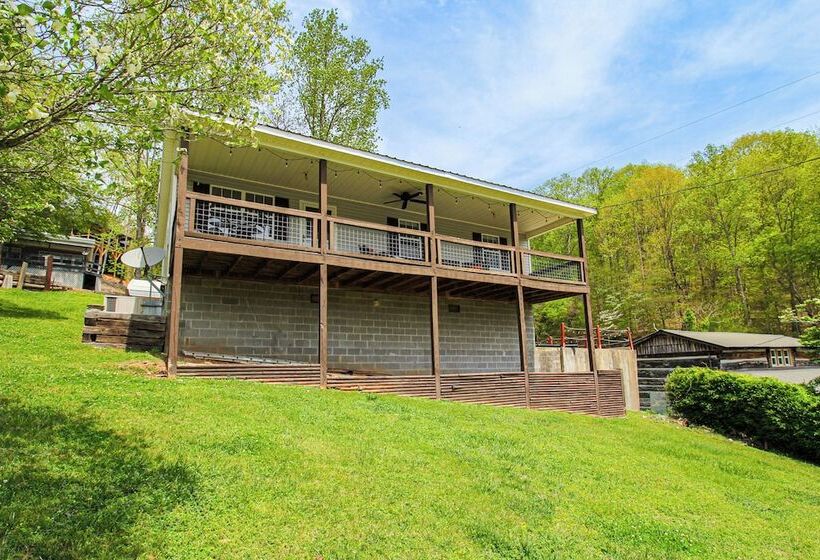 Lynchburg House W/ Lake View With Boat Dock!