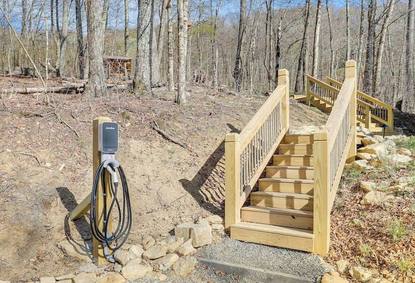 Mars Hill Log Cabin W/ Fire Pit & Resort Amenities