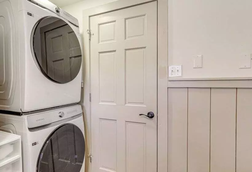 Mars Hill Log Cabin W/ Fire Pit & Resort Amenities